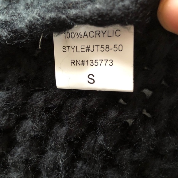 Olivaceous Cardigan Bulk-Knit Sweater. - Picture 4 of 8